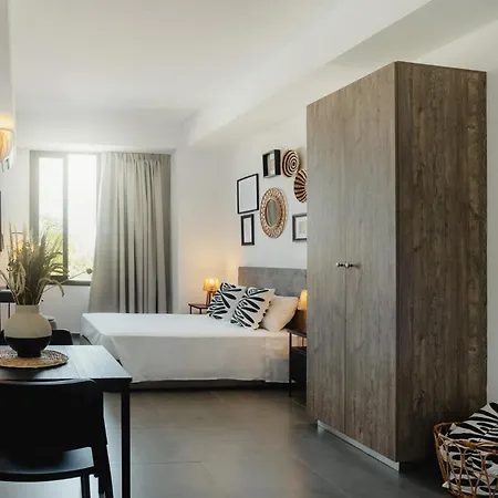 Sunny Center شقة فندقية لارنكا
